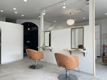 マーズ(Hair salon Mars)の雰囲気（自然光の入る落ち着いた雰囲気の明るい店内です☆）