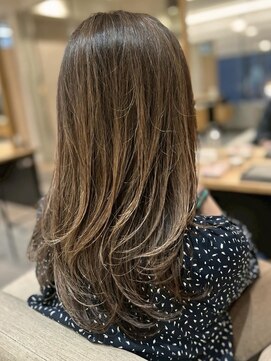 フリップビーアヴェダ(FLIP B AVEDA) 本八幡×ハイライト×ロング×簡単スタイリング×白髪ぼかし