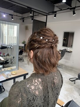 アリーズ シブヤ(ALLYS shibuya) ボブスタイルハーフアップ