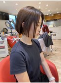 大人20代30代アゴ下切りっぱなしボブ