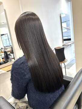 ブルージュ　暗髪　艶髪