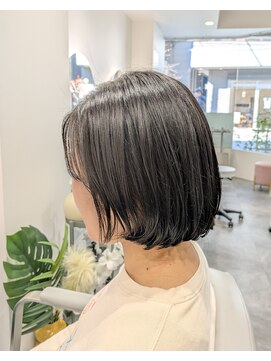 黒髪×ミニボブ