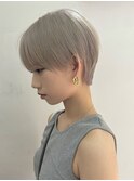 ブリーチカラーショートカットハイトーンホワイトブロンドカラー