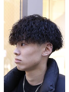 リスター(ReStar) 心斎橋ツイストスパイラルパーマ波巻きフェザーマッシュ