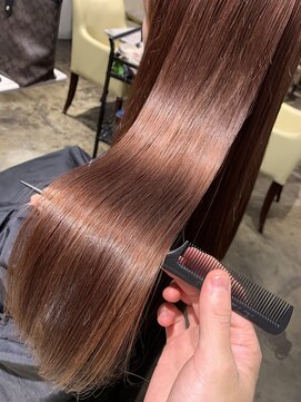 アドール(ADOR) バーガンディベージュ【渡仲　柊人】