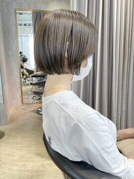 ローマー(ROAMER omotesando) 前上がりミニボブ