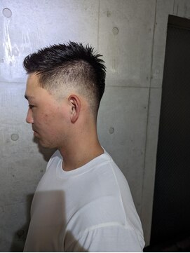 バーバーバー 八広(BARBER-BAR) 2ブロック　刈り上げマッシュ　フェードスタイル　サイドパート