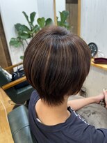ボスコ(BOSCO) ショートボブ　白髪ぼかしハイライト
