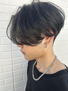 ヒュイル バイ ニアウ(Hwyl by Niau) メンズマッシュセンターパートスパイラルパーマニュアンスパーマ