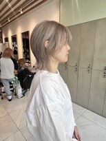 ディーナ(D'na)&nbsp;【D'na×古屋】くすみベージュ×ウルフカット