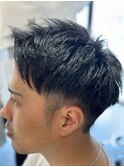 ツーブロック　刈り上げ　短髪　アップバング