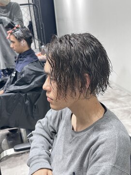 ジェントル(GENTLE) ゆるっとセンターパートツイストスパイラルパーマ