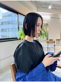 黒髪ぱつッとアゴラインボブ