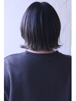 エヌドット 高井田(n.)&nbsp;20代30代・アウトカールブラントカット×Addicthy Color