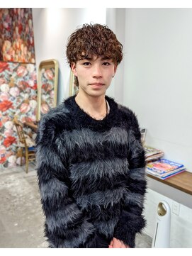 アンゼロ(UNZELO) 高校生プードルパーマ&カラー