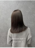 ミディアムヘア/グレージュカラー/透明感カラー
