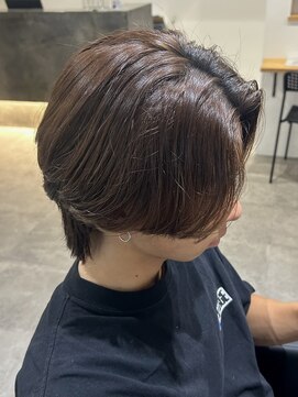 ヒュイル バイ ニアウ(Hwyl by Niau) メンズセンターパートウルフツーブロショートネープパーマメンズ