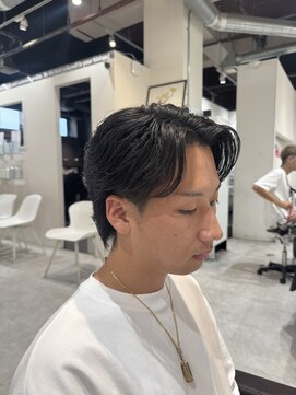 ルーストデラックス 京都河原町三条(ROOST dx) センターパートウルフ