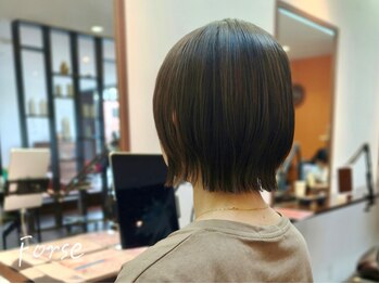 フォルセ(Forse)の写真/忙しい毎日でも、きれいな髪を諦めない。パサつき・広がりを整え、ツヤとまとまりのある大人髪へ。
