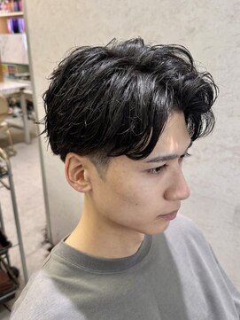 ビビッドオー(vivid/O) 周りと差をつけるなら無造作センターパート