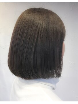 ウィロー(WILLOW) 【WILLOW】乾かすだけでおさまるスムースボブ（井下貴史）