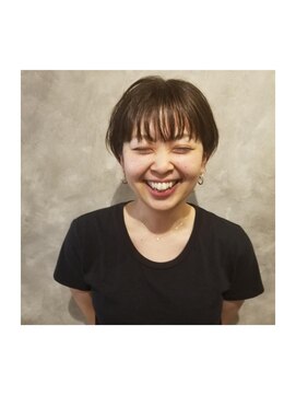 ブルー 青葉台(BLUE) こなれショート。