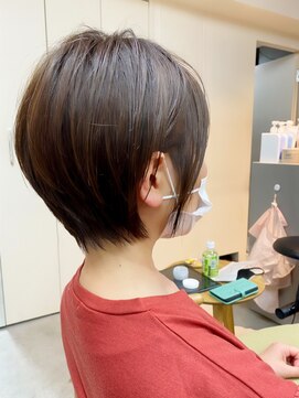 ミィ 浦和(mee) 【mee.】ユウ　ショート　ベージュ　前髪　イメチェン