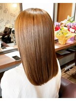 ハチニイニ(822)&nbsp;ツヤ髪ストレート