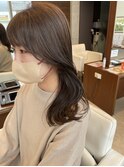 大人可愛いアッシュベージュ ツヤ髪くびれ外ハネウェーブ