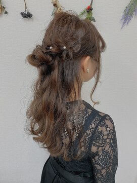 ジール(Zeal) ＊波巻きでゆるふわ！編み込みハーフアップ♪♪