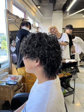 アイズ 海老名(AIZU) 波巻きツイストスパイラルパーマ　ツイストパーマ　波巻きパーマ