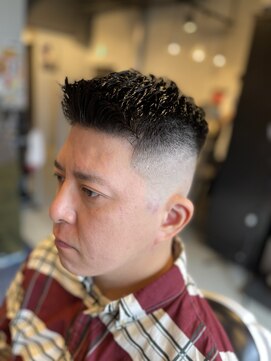 アントレース 東池袋店(UNTRACE) スキンフェード　フェザーアップ【メンズ/バーバー/理容室】