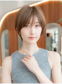 20代30代大人かわいい丸みショート斜めバング卵型ピンクブラウン