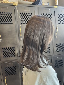 アチーブリス(achieve Liss) 20代30代40代シースルーバングヘア×グレージュカラー