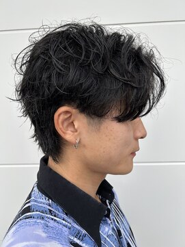 ヒュイル バイ ニアウ(Hwyl by Niau) メンズマッシュセンターパートスパイラルパーマニュアンスパーマ