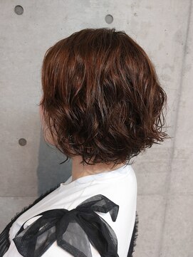 タエビスアリッサム(Taebis Alyssum) ショートボブのくるっんとパーマ(北習志野、似合わせパーマ)