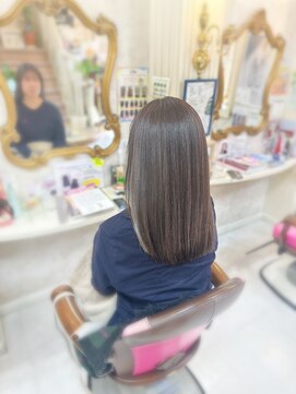 美容室 ティンカーベル グレージュカラー