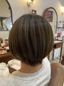 ヴィアンカ(Vianca) 丸み大人ショートボブ