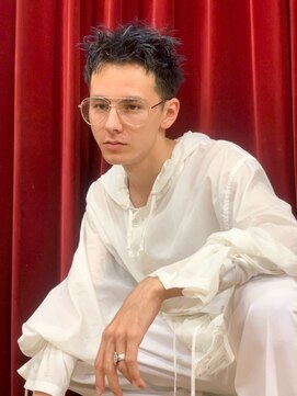 アワーズ 南青山(Our's) ブルーブラック/フェザーパーマ/スパイキーショート[南青山]