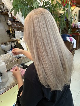 ココラー(COCOlar) ホワイトベージュ