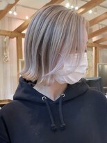 ラグーン(LAGOON)&nbsp;バレイヤージュグレージュハイライトダブルカラーケアブリーチ