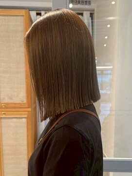 オリーブグレージュ