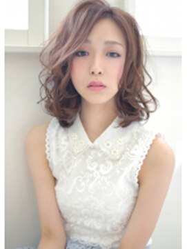 ケアシンサイバシ(CARE shinsaibashi) ラフな質感のクールフェミニンウエーブ