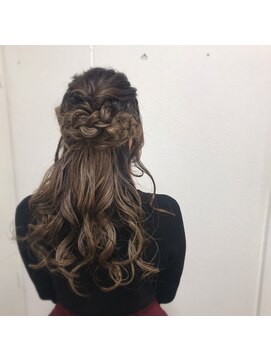 ニフティ(nifty) 編み込みハーフアップ