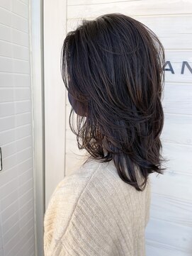 オーシャン(Ocean) ［OCEAN　Hair&Life]ヨシンモリ☆ミディアムウルフ☆