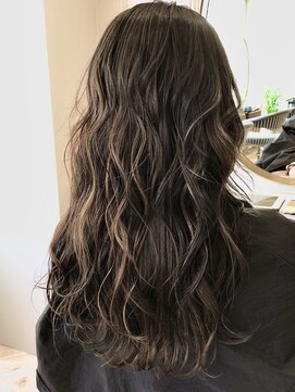 リリー(RILLY) ☆立体感あふれるハイライトカラー☆