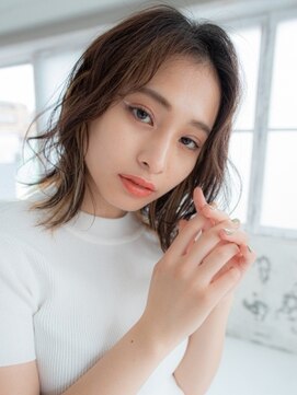 オートクチュールランコントレ(Haute Couture Rencontrer) ふんわりレイヤーミディ×かき上げ前髪