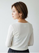 肌や雰囲気、ヘアスタイル・服装までを見極め、ご本人が納得できる“似合わせカラー”をご提案