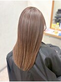 艶ベージュのハイライトカラー
