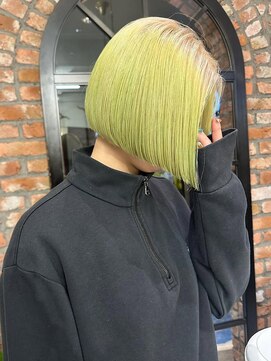 ライムイエロールーツカラーボブ